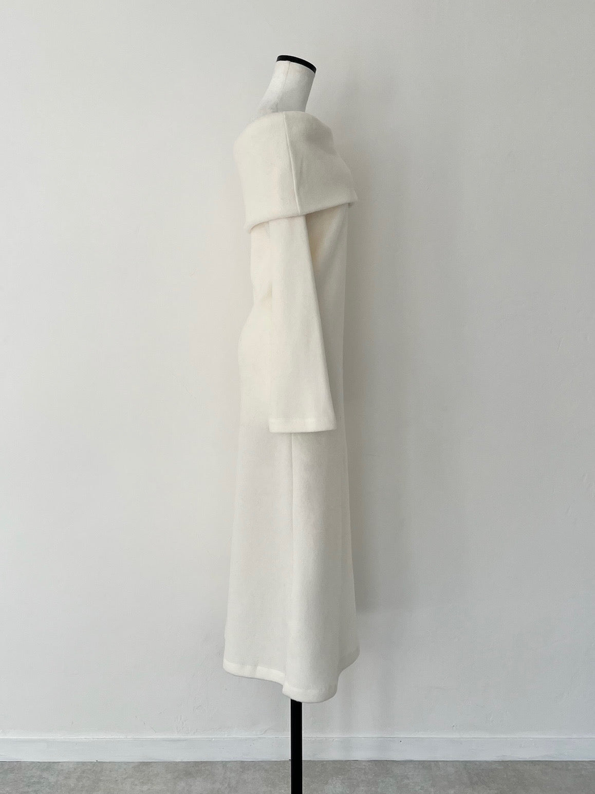 まおさま専用メゾンセロン2点セーター、ワンピース まおさま専用メゾンセロン2点セーター、ワンピース off shoulder soft