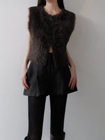 tucked mini pants