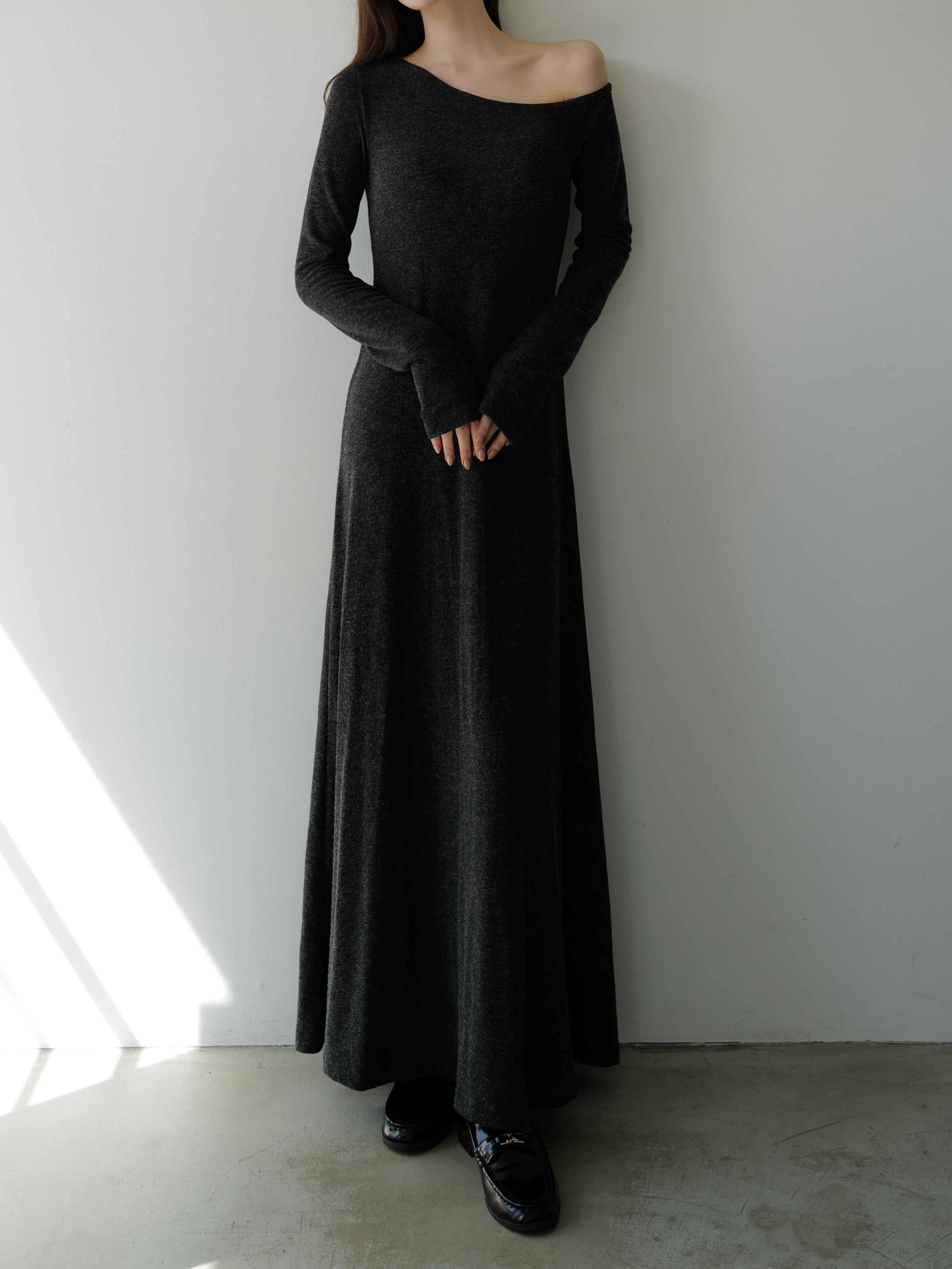 loose shoulder long dress