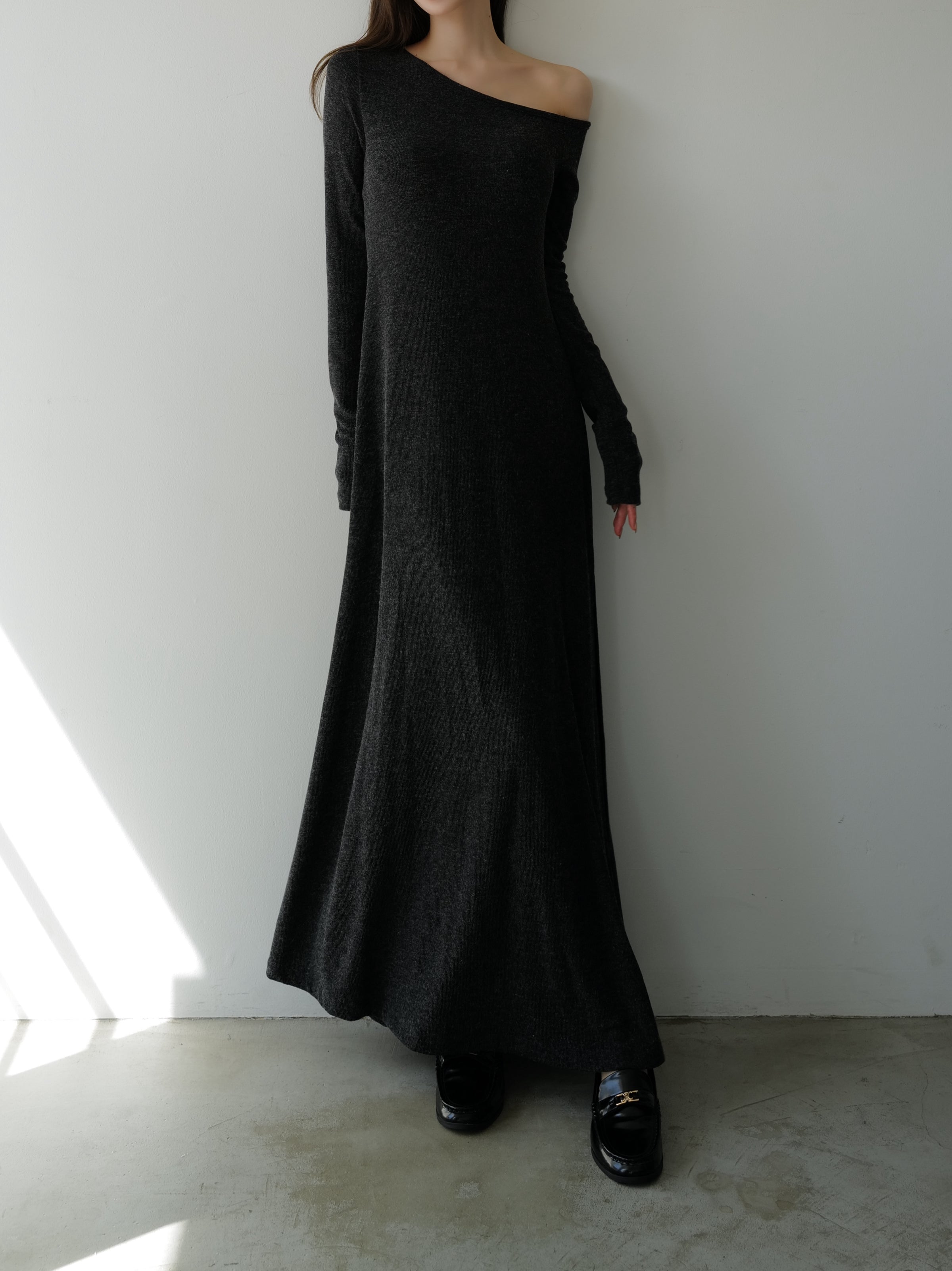 loose shoulder long dress