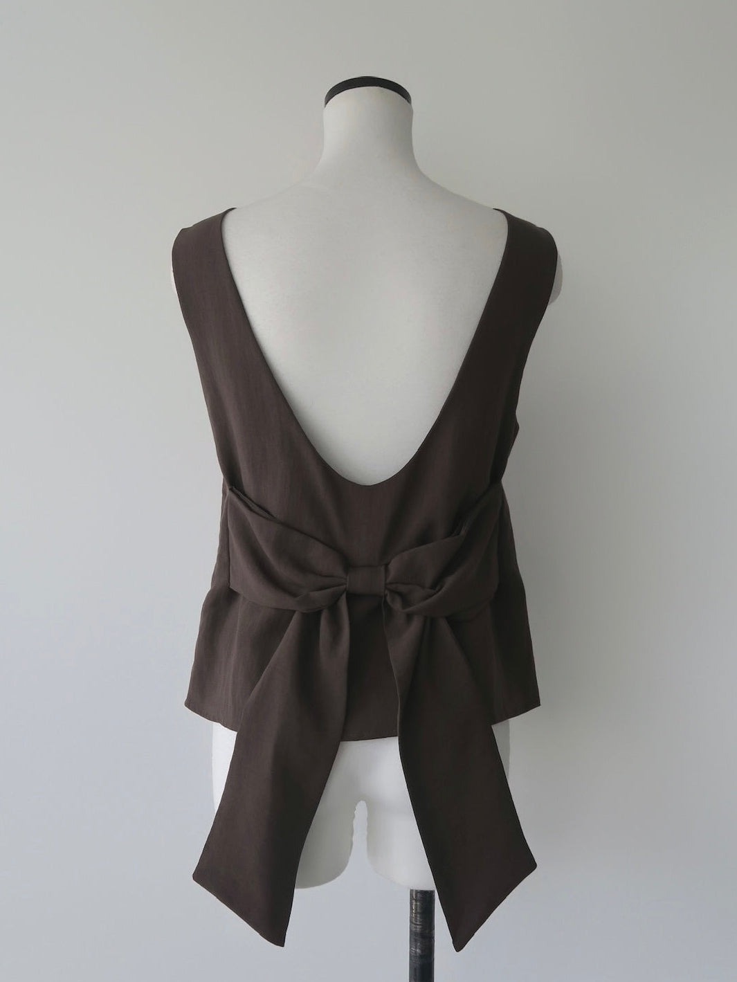 back ribbon linen blouse