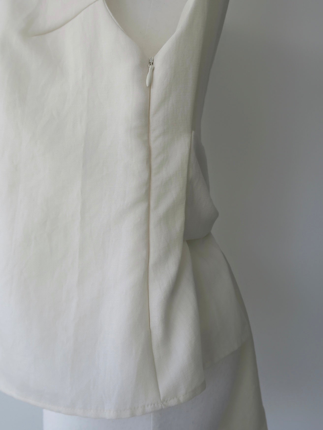back ribbon linen blouse