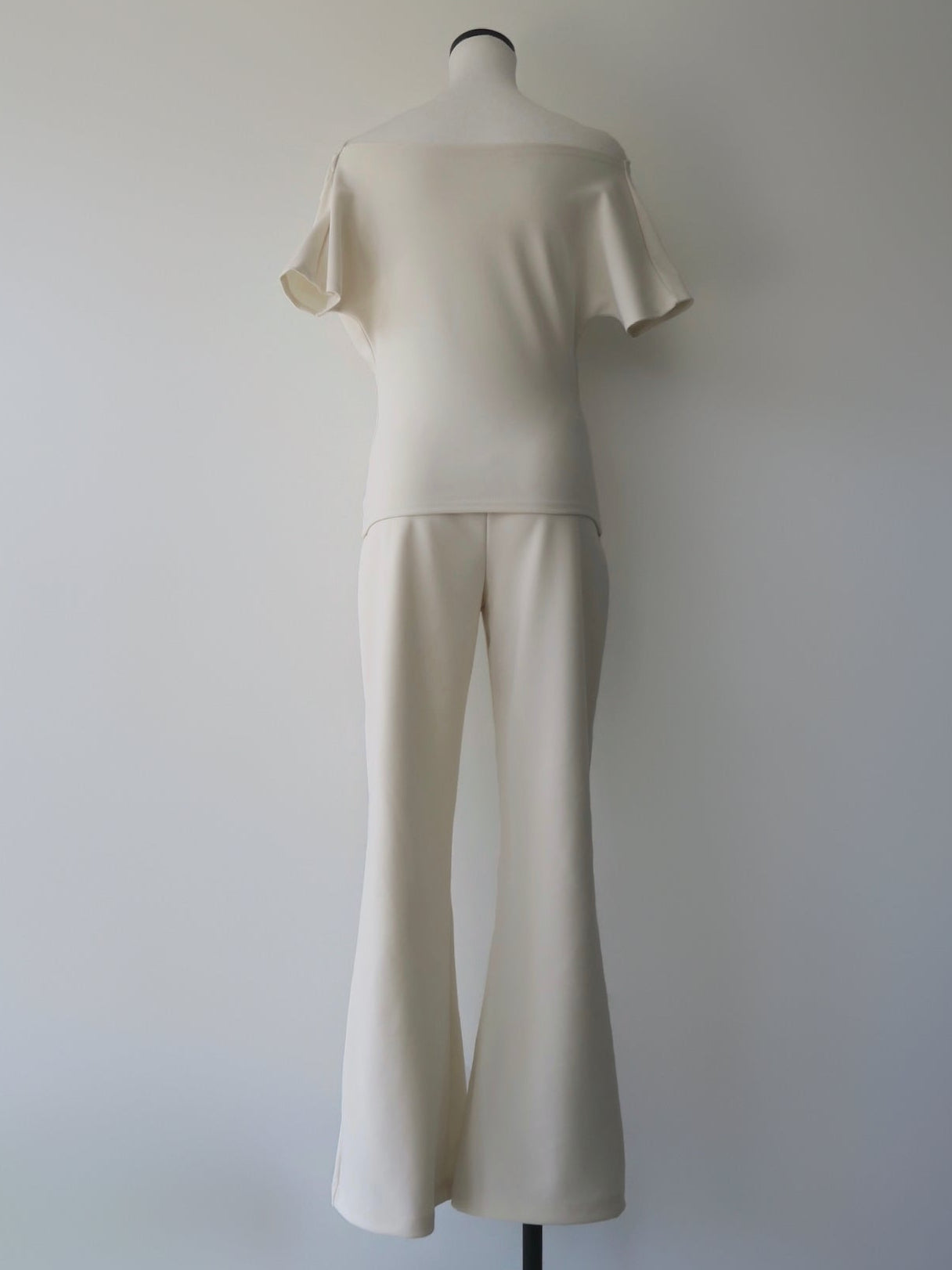airy drape silhouette set-up (POP UP)