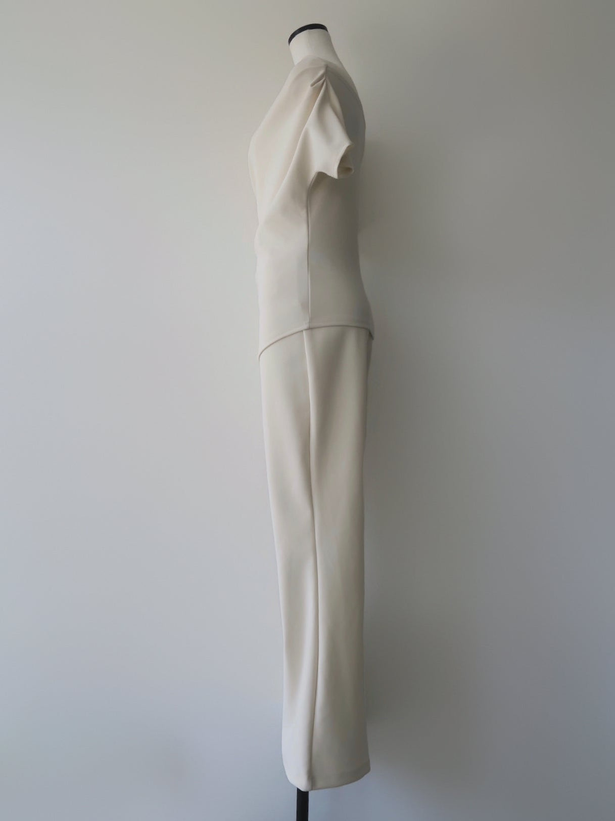 airy drape silhouette set-up (POP UP)