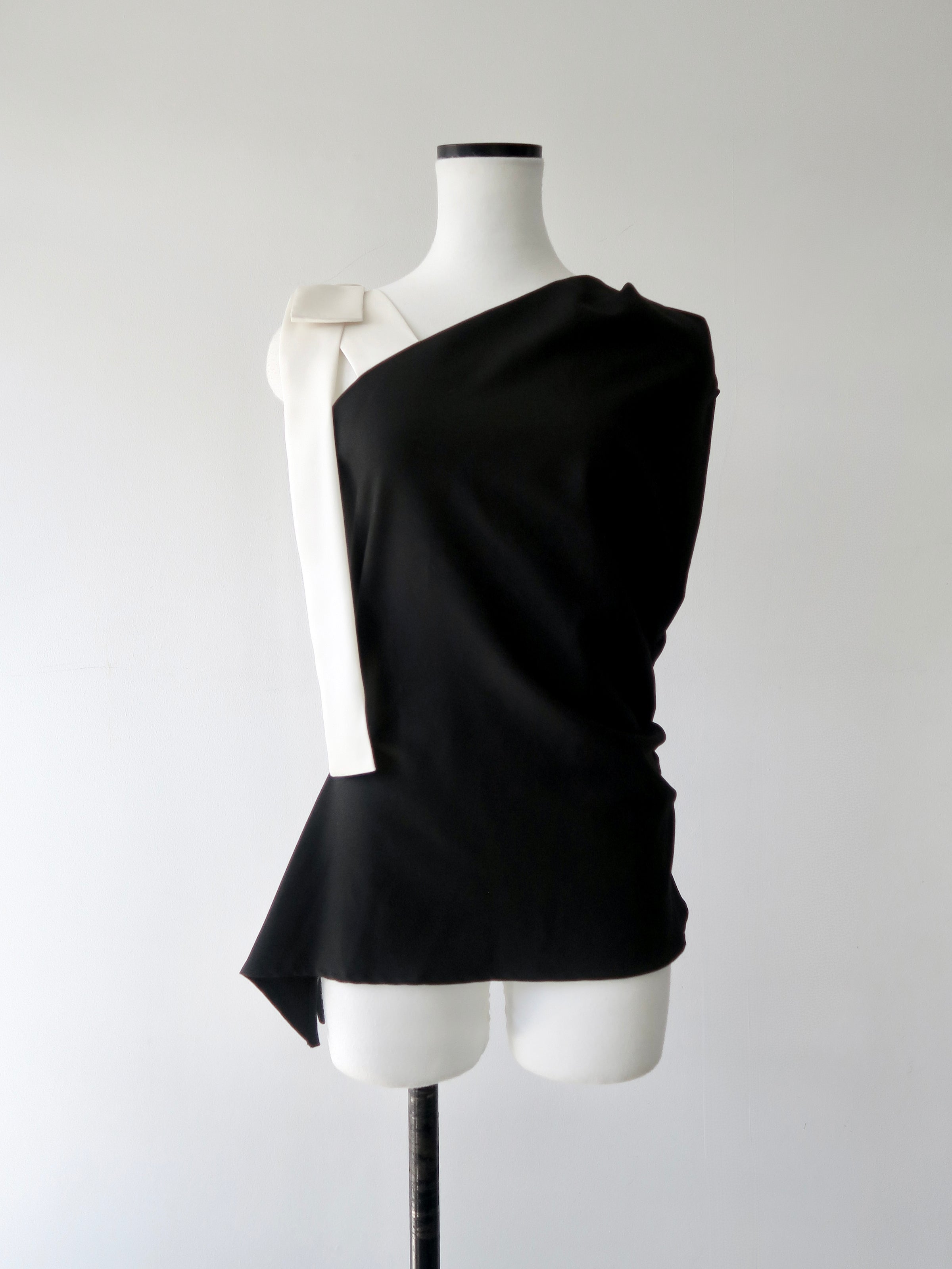 ribbon one shoulder setup
