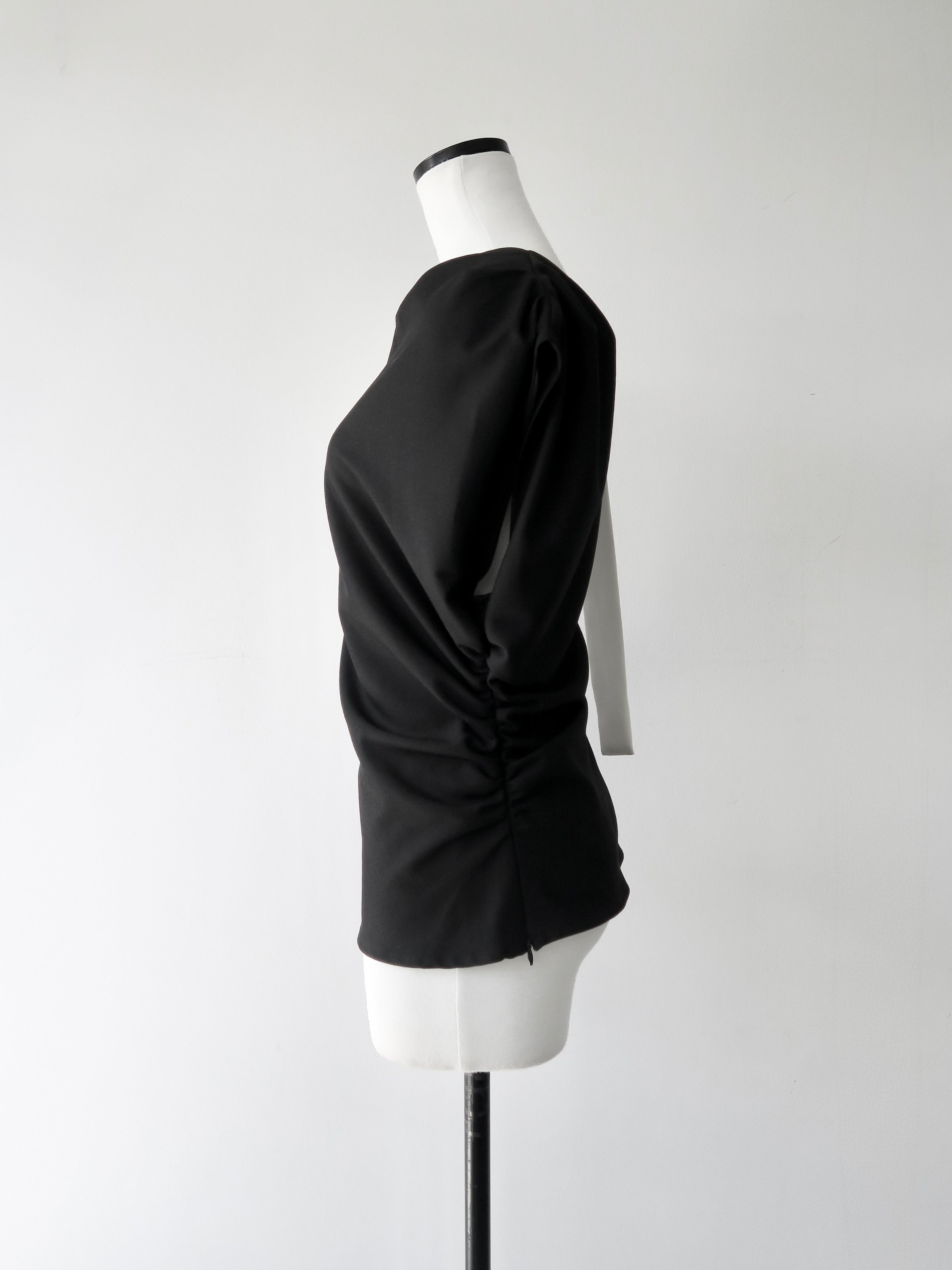 ribbon one shoulder setup