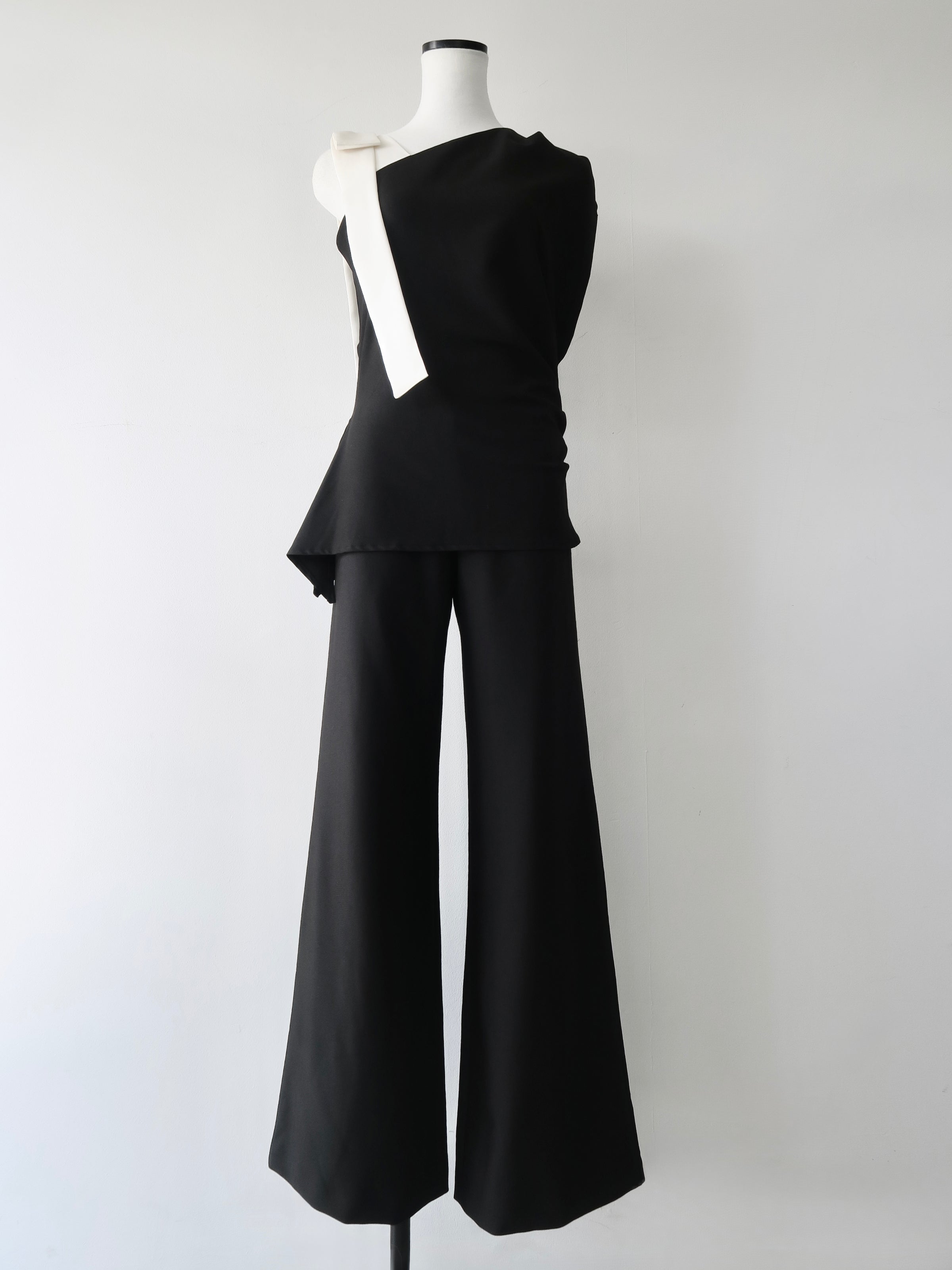 ribbon one shoulder setup