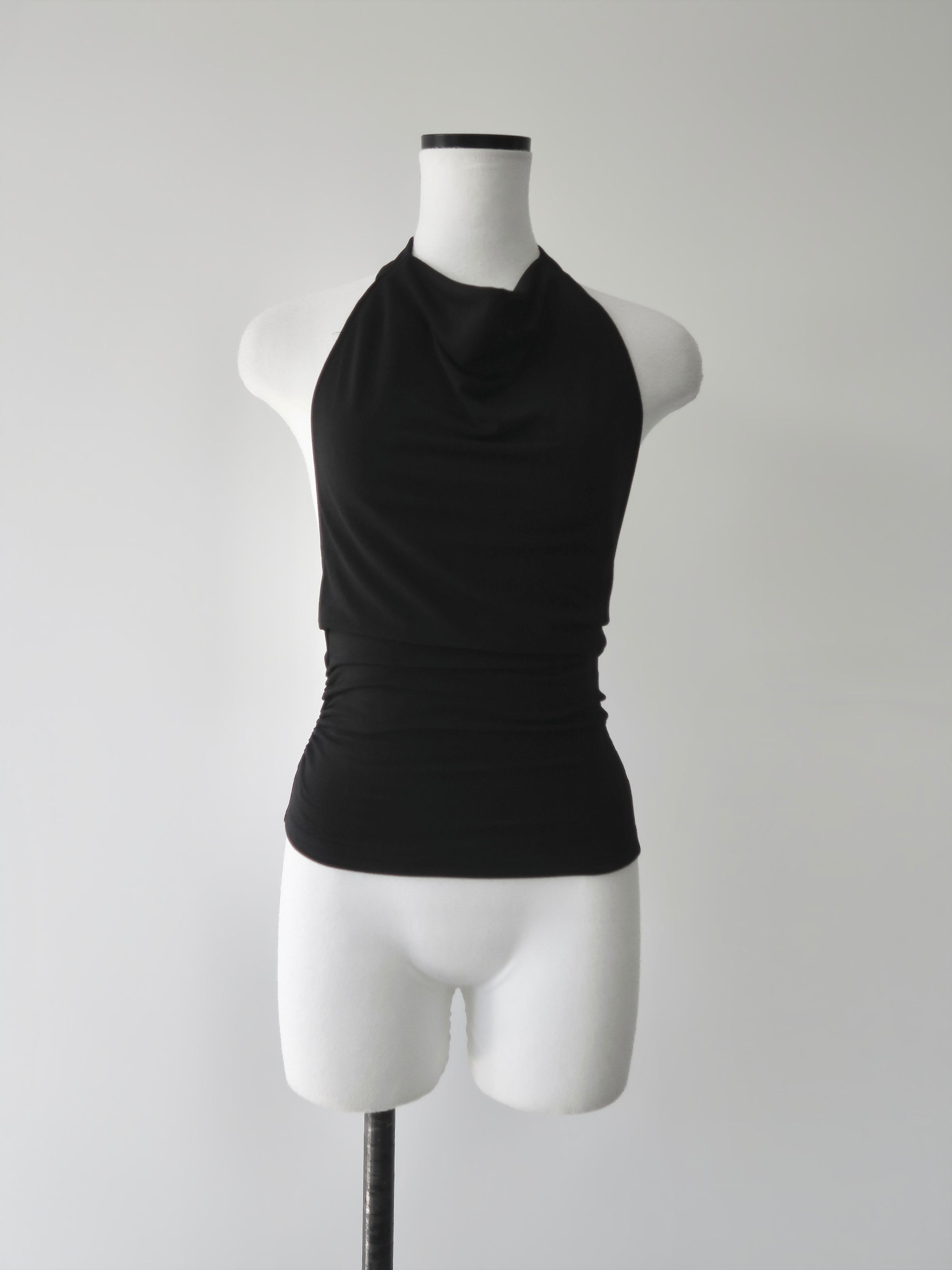 fluid halter neck setup
