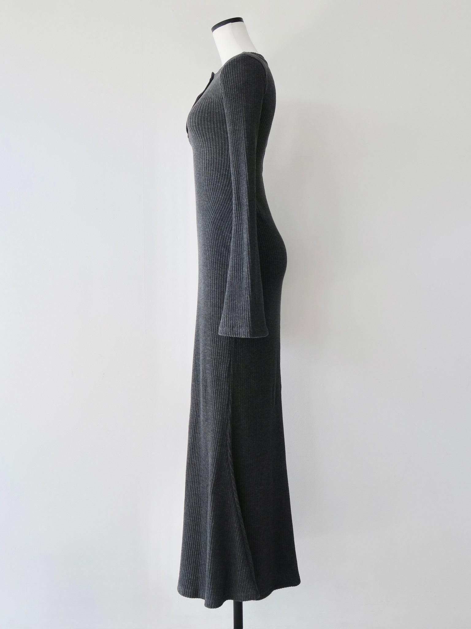 sample sale / bell sleeve wool dress – célon