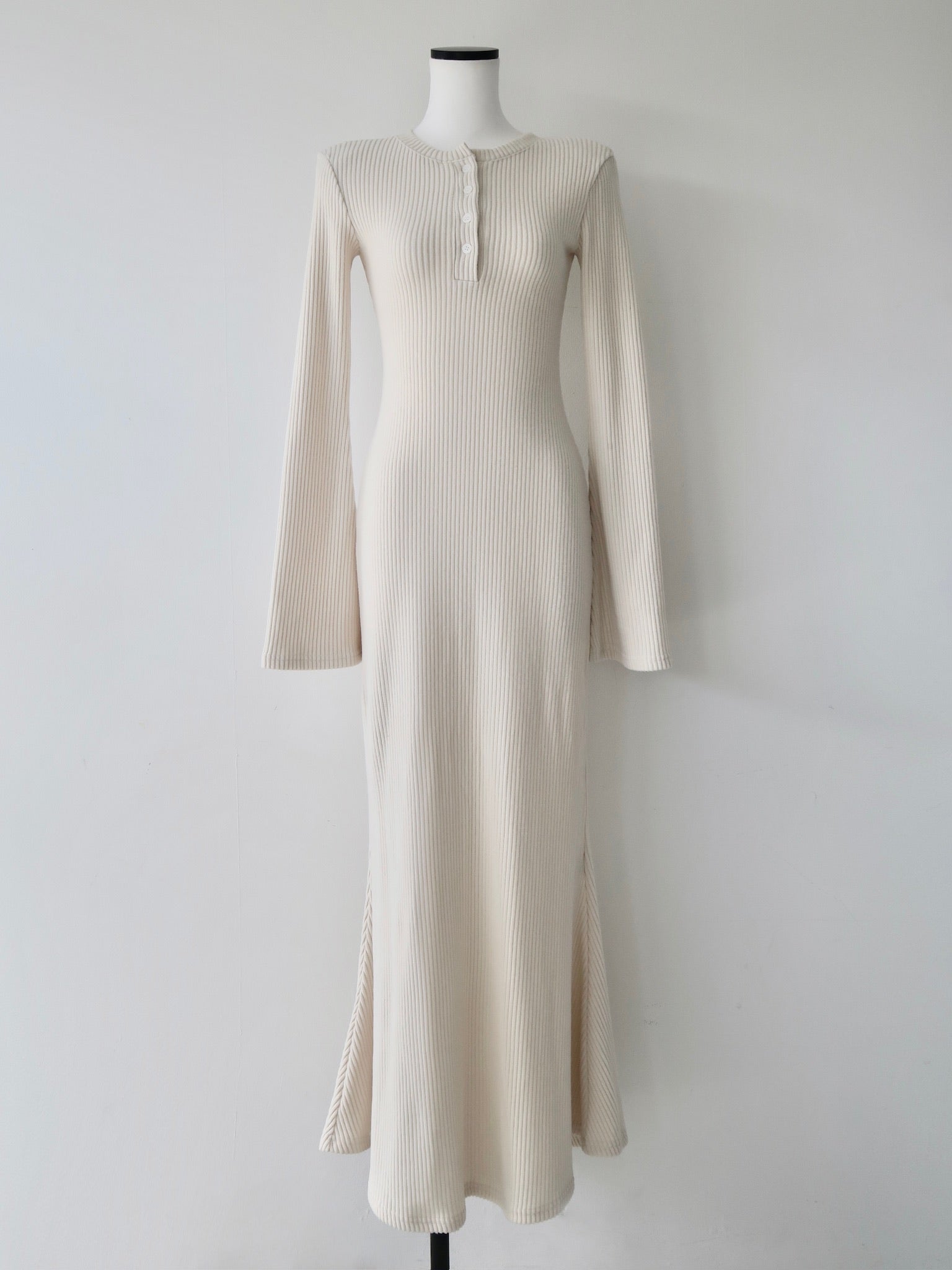 sample sale / bell sleeve wool dress – célon