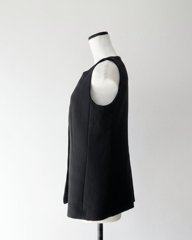 minimal button vest