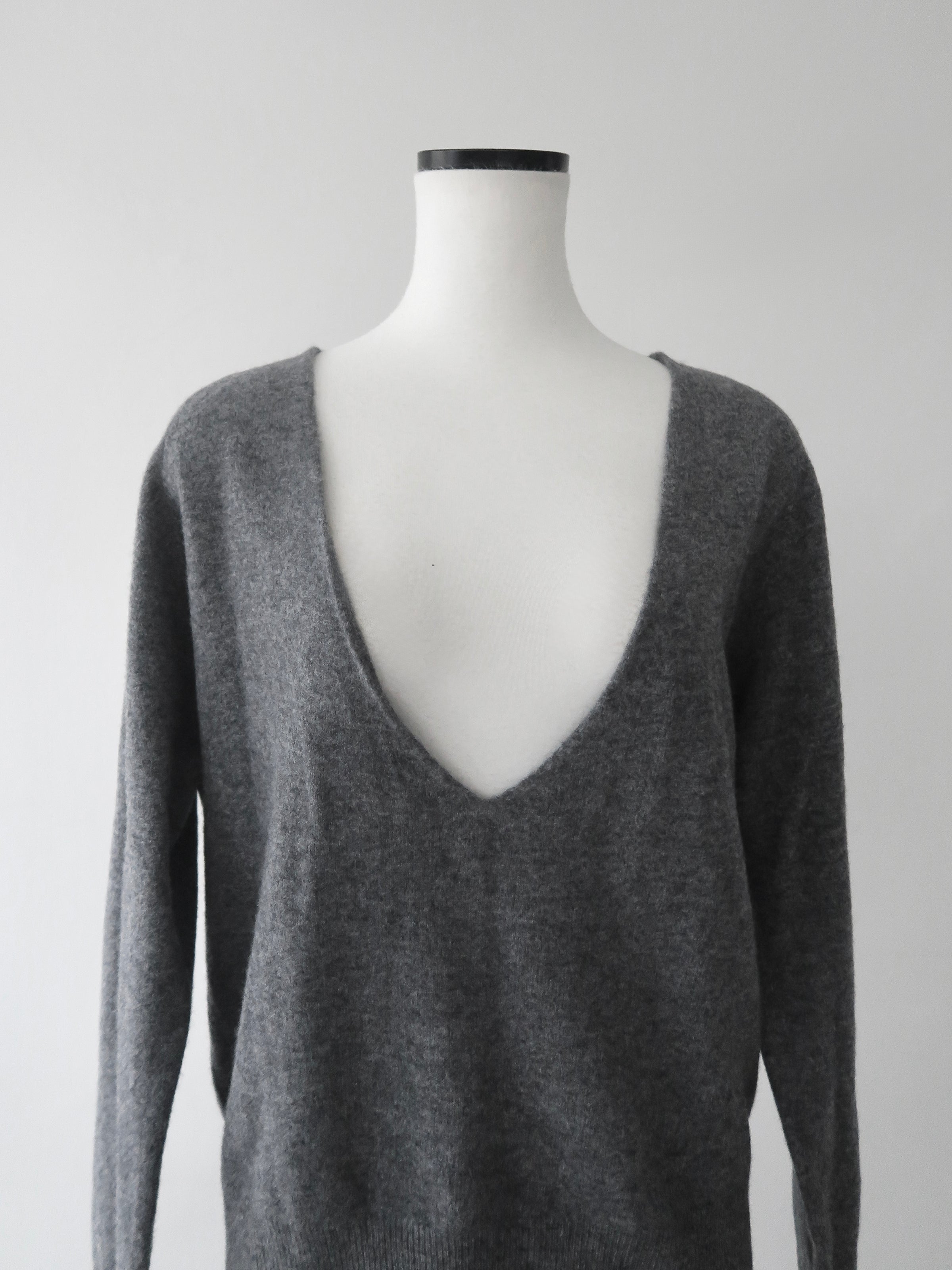 wool v-neck knit