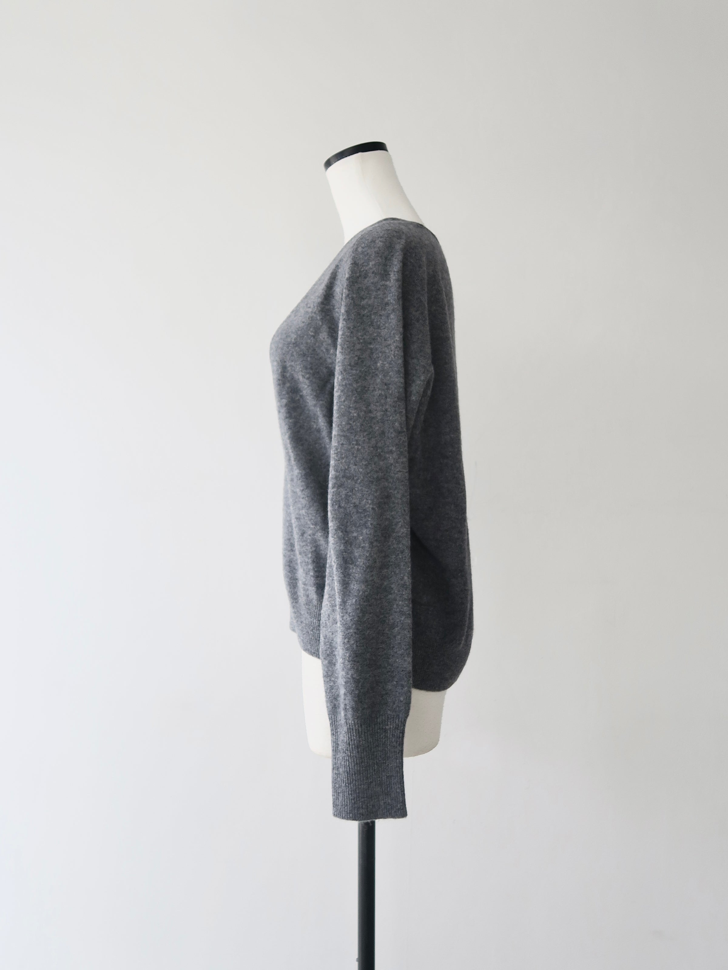 wool v-neck knit