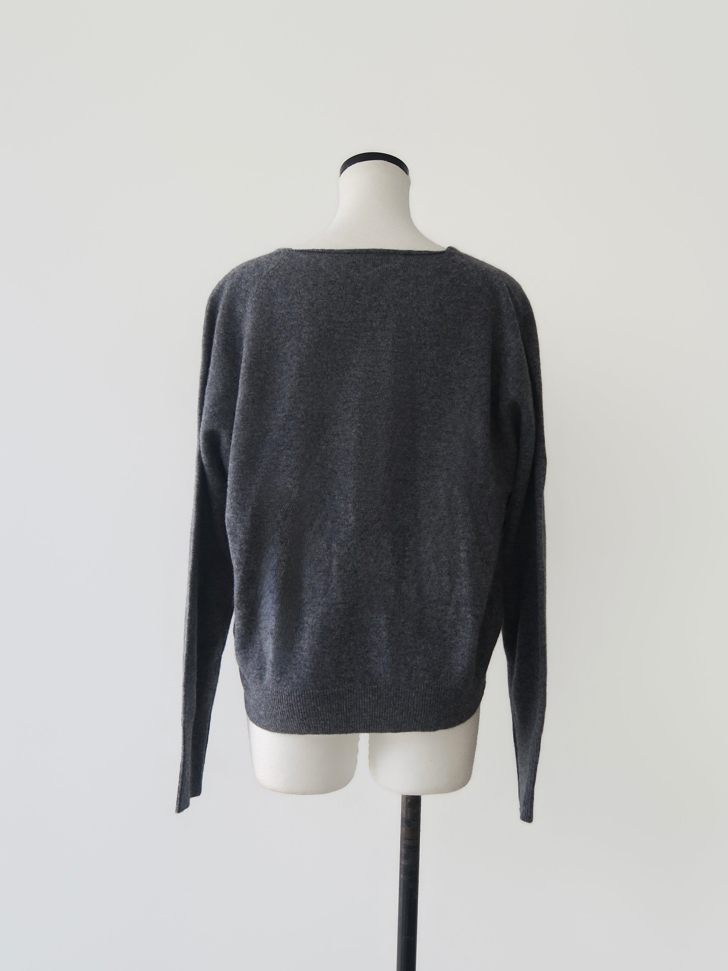 wool v-neck knit