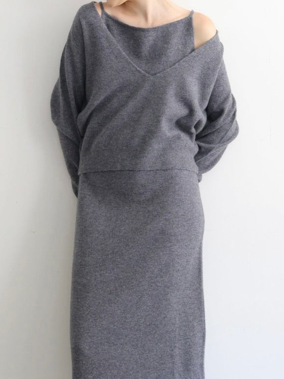 wool v-neck knit