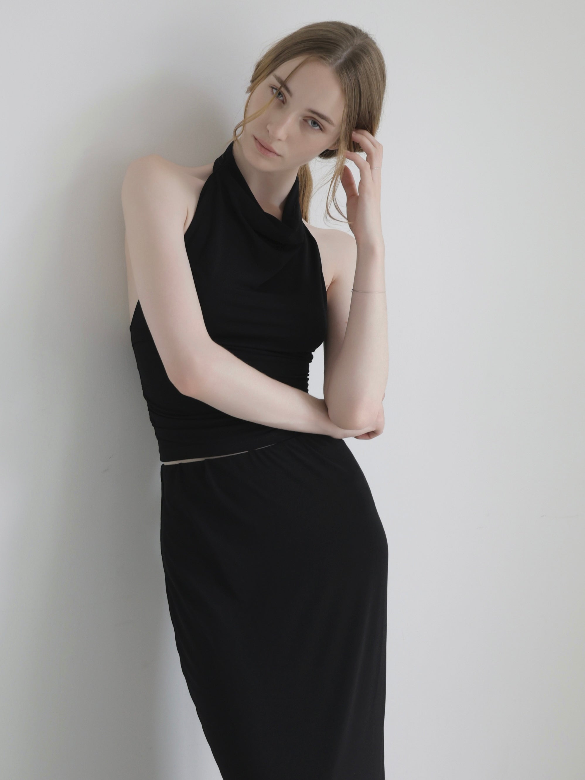 fluid halter neck setup