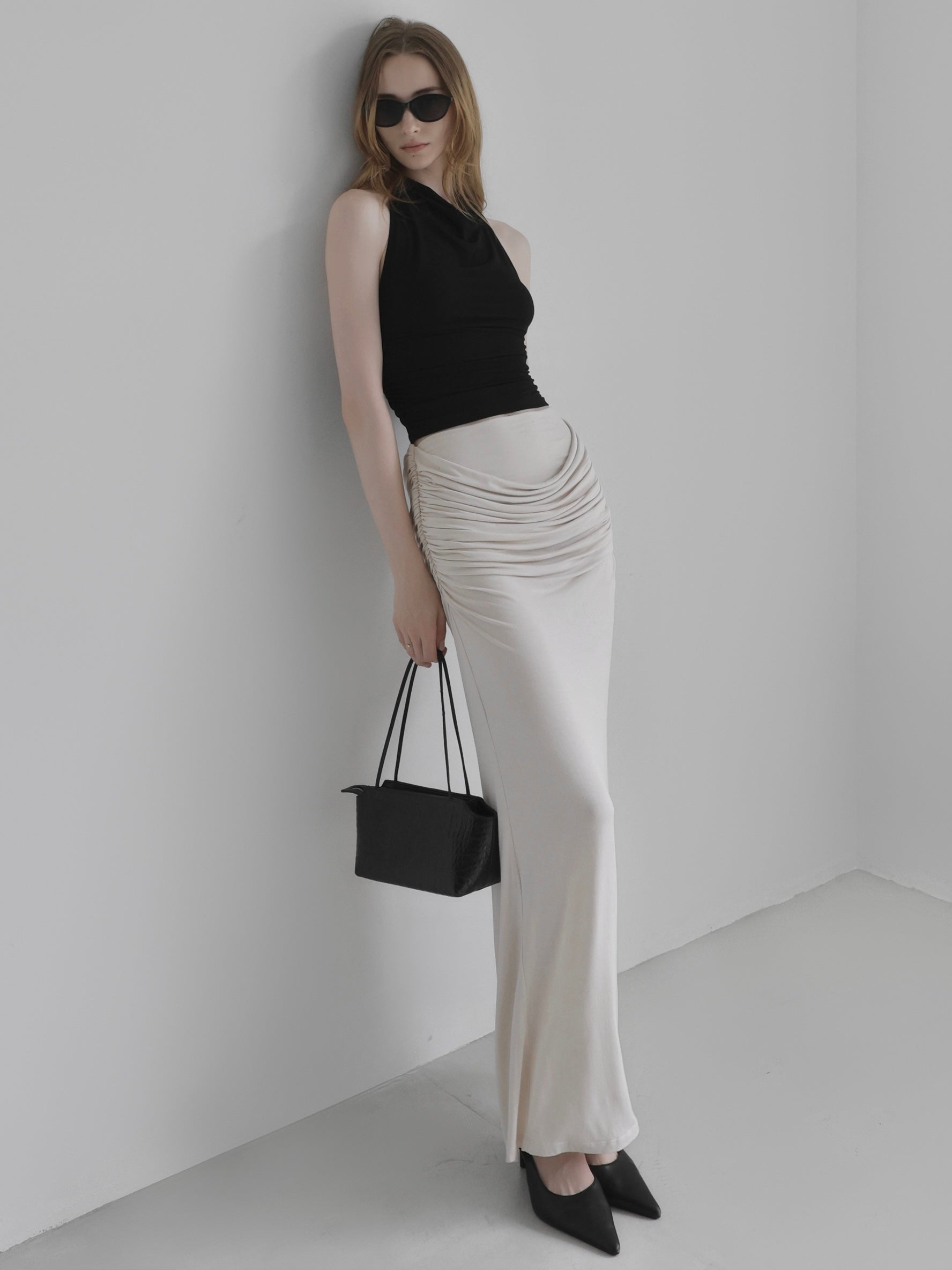 fluid halter neck setup