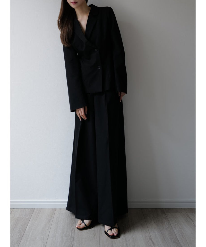 center tuck wide pants