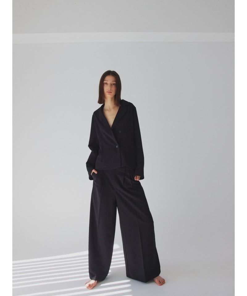 center tuck wide pants