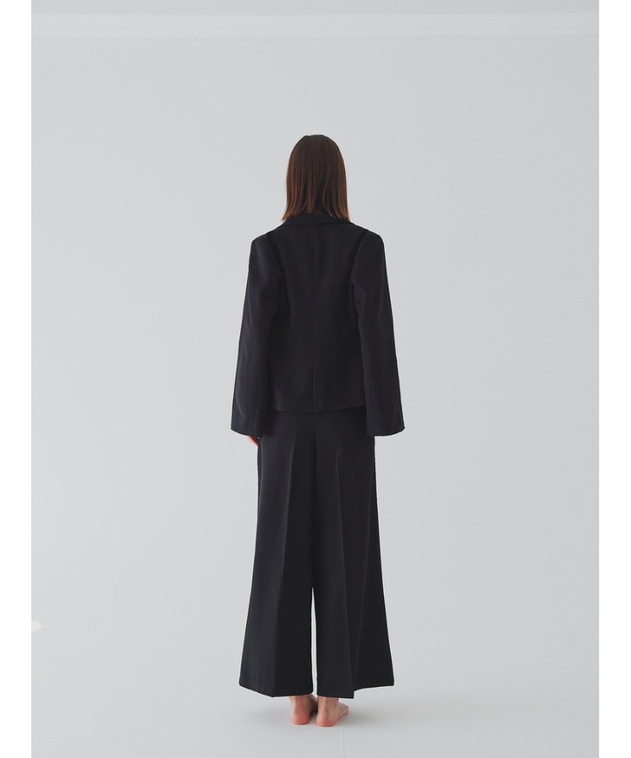 sample sale / center tuck wide pants
