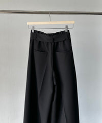 sample sale / center tuck wide pants