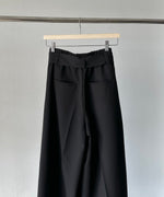 center tuck wide pants