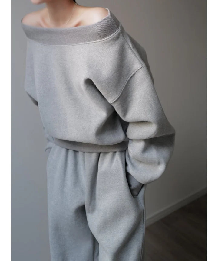 sample sale / off shoulder sweat