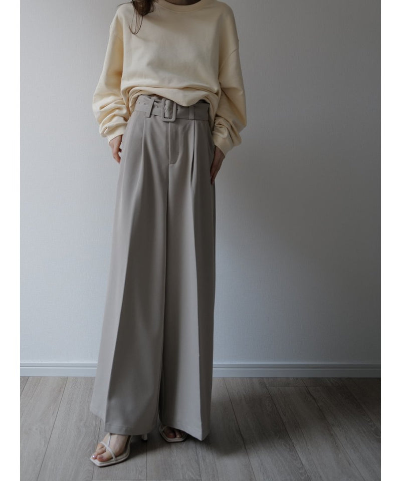 center tuck wide pants