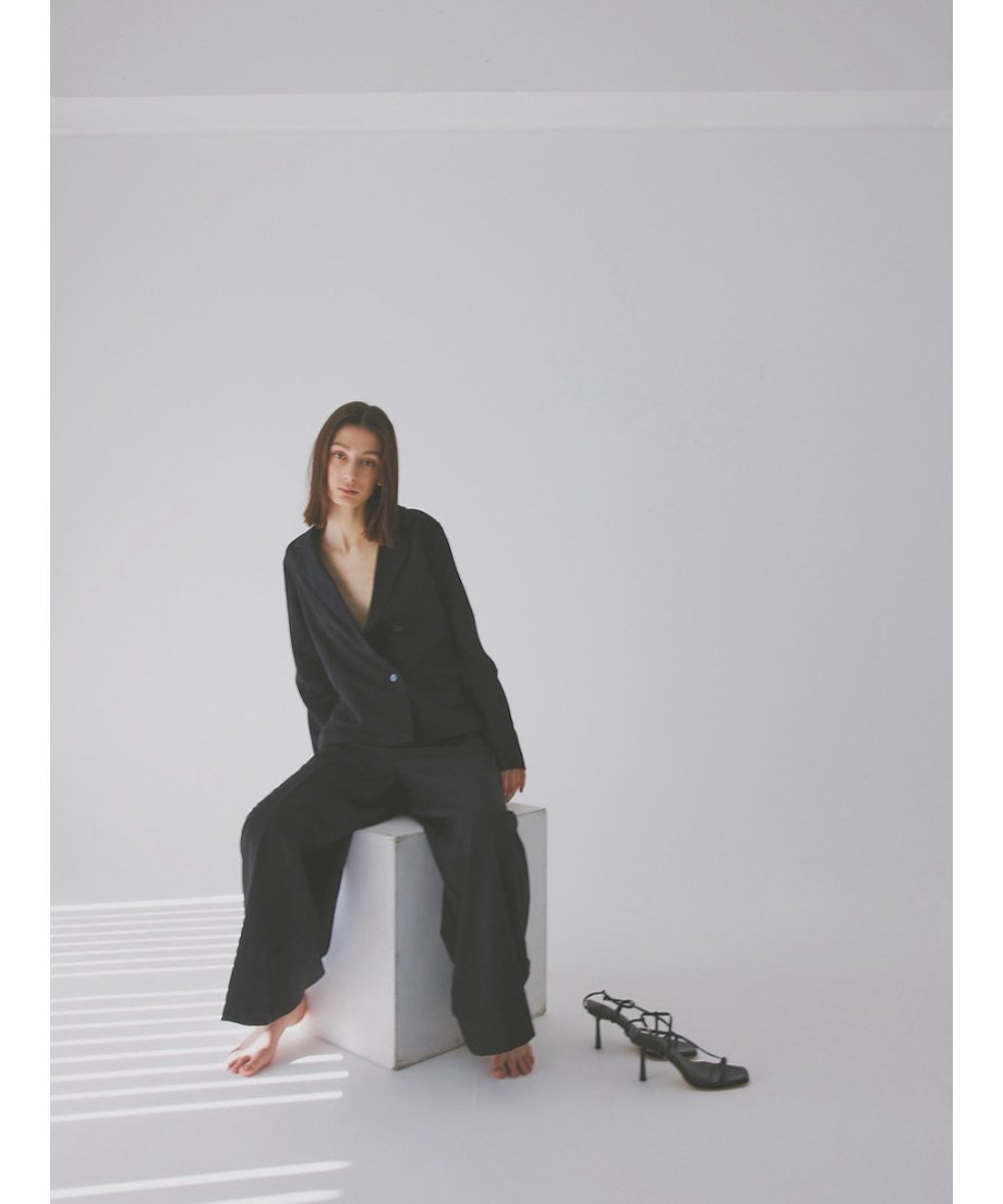 sample sale / center tuck wide pants